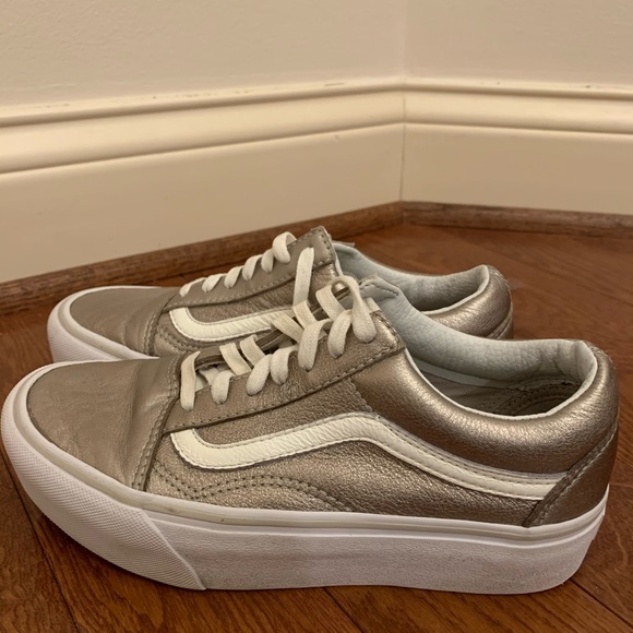 Vans - Picture 2 of 4
